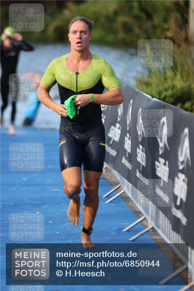 25.08.2024 - Elbe Triathlon Hamburg H.Heesch http://msf.ph/oto/6850944 25.08.2024 08:58:54 Schwimmen 203, 208, 211, 237, 241, 266, 283, 294, 313 meine-sportfotos.de