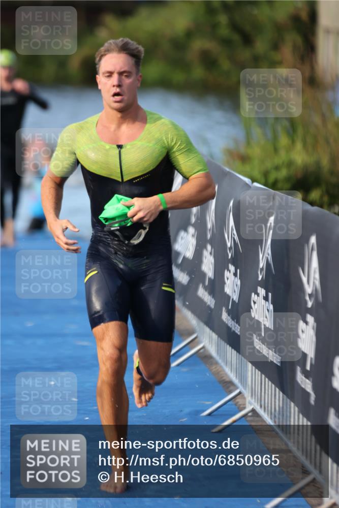 25.08.2024 - Elbe Triathlon Hamburg H.Heesch http://msf.ph/oto/6850965 25.08.2024 08:58:54 Schwimmen 203, 208, 211, 237, 241, 266, 283, 294, 313 meine-sportfotos.de