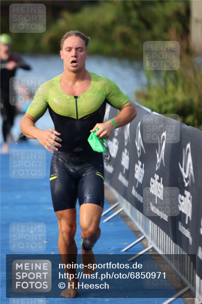 25.08.2024 - Elbe Triathlon Hamburg H.Heesch http://msf.ph/oto/6850971 25.08.2024 08:58:54 Schwimmen 203, 208, 211, 237, 241, 266, 283, 294, 313 meine-sportfotos.de