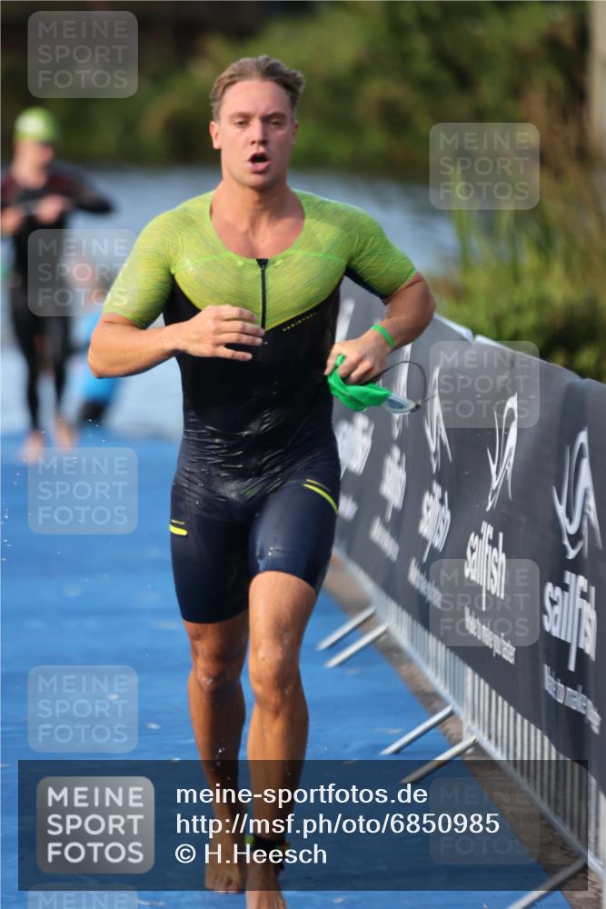 25.08.2024 - Elbe Triathlon Hamburg H.Heesch http://msf.ph/oto/6850985 25.08.2024 08:58:54 Schwimmen 203, 208, 211, 237, 241, 266, 283, 294, 313 meine-sportfotos.de