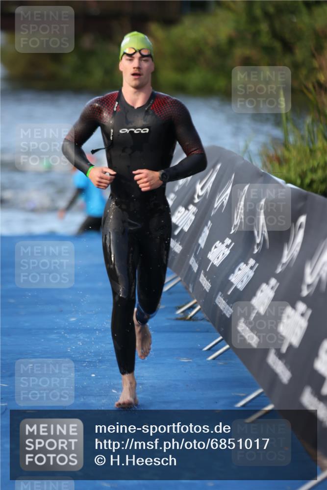 25.08.2024 - Elbe Triathlon Hamburg H.Heesch http://msf.ph/oto/6851017 25.08.2024 08:58:58 Schwimmen 203, 208, 211, 237, 241, 266, 283, 294, 298, 313 meine-sportfotos.de