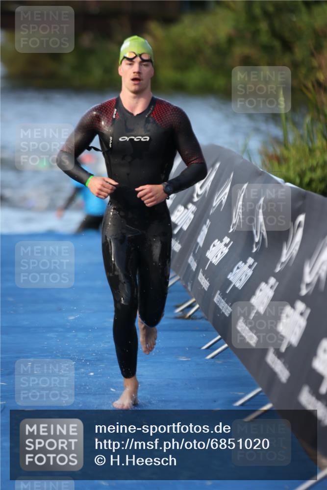25.08.2024 - Elbe Triathlon Hamburg H.Heesch http://msf.ph/oto/6851020 25.08.2024 08:58:58 Schwimmen 203, 208, 211, 237, 241, 266, 283, 294, 298, 313 meine-sportfotos.de