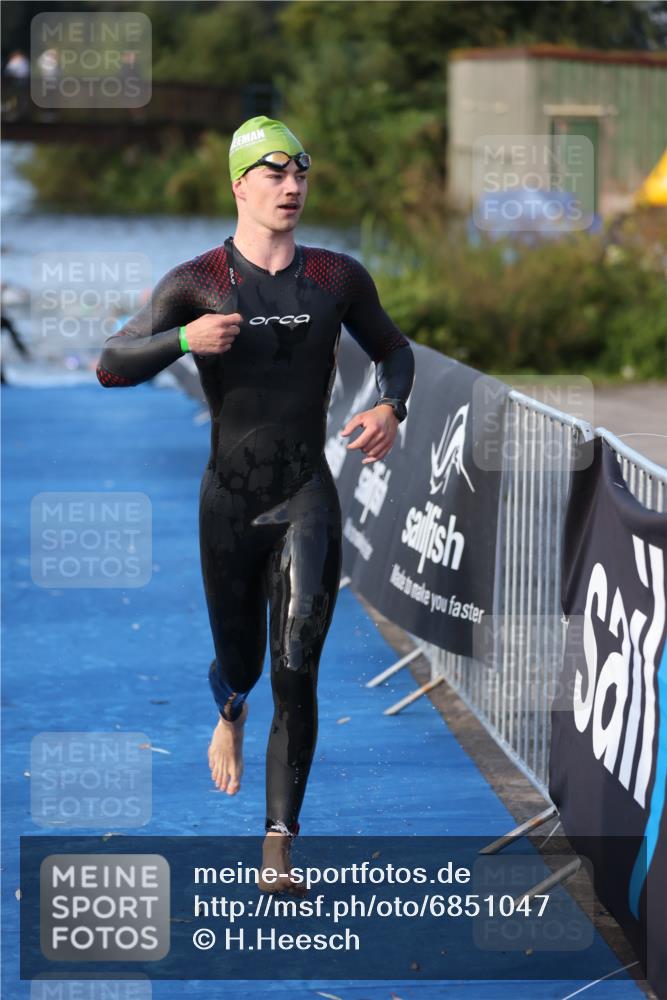 25.08.2024 - Elbe Triathlon Hamburg H.Heesch http://msf.ph/oto/6851047 25.08.2024 08:59:00 Schwimmen 203, 208, 211, 237, 241, 266, 275, 283, 285, 294, 298, 313 meine-sportfotos.de