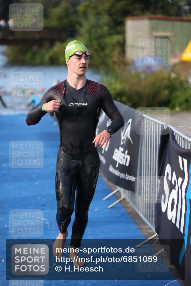 25.08.2024 - Elbe Triathlon Hamburg H.Heesch http://msf.ph/oto/6851059 25.08.2024 08:59:00 Schwimmen 203, 208, 211, 237, 241, 266, 275, 283, 285, 294, 298, 313 meine-sportfotos.de