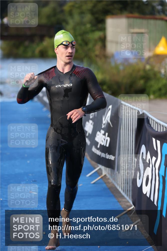 25.08.2024 - Elbe Triathlon Hamburg H.Heesch http://msf.ph/oto/6851071 25.08.2024 08:59:00 Schwimmen 203, 208, 211, 237, 241, 266, 275, 283, 285, 294, 298, 313 meine-sportfotos.de