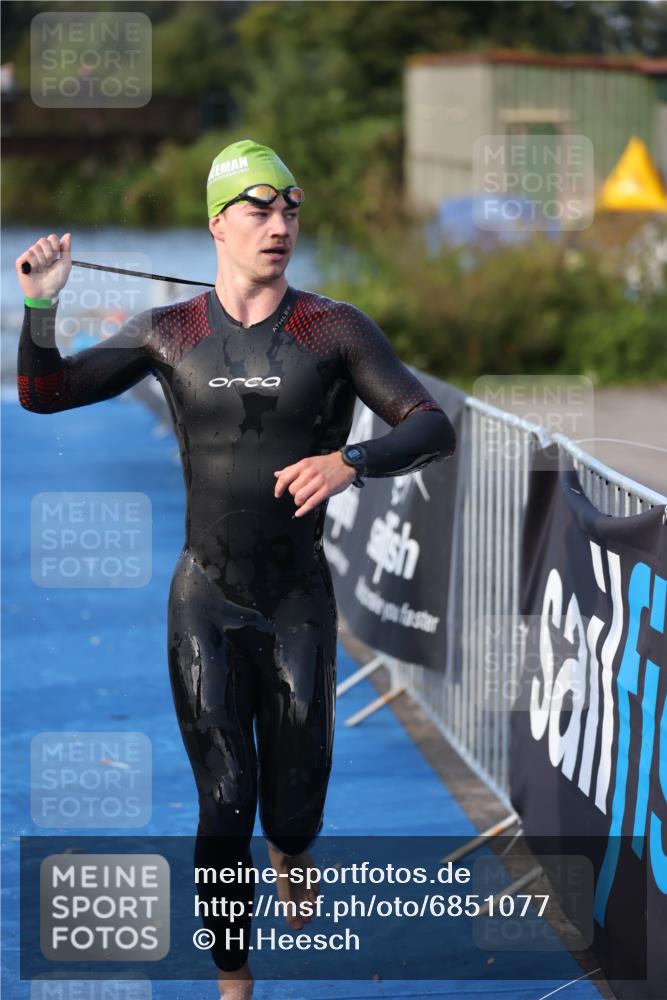 25.08.2024 - Elbe Triathlon Hamburg H.Heesch http://msf.ph/oto/6851077 25.08.2024 08:59:00 Schwimmen 203, 208, 211, 237, 241, 266, 275, 283, 285, 294, 298, 313 meine-sportfotos.de