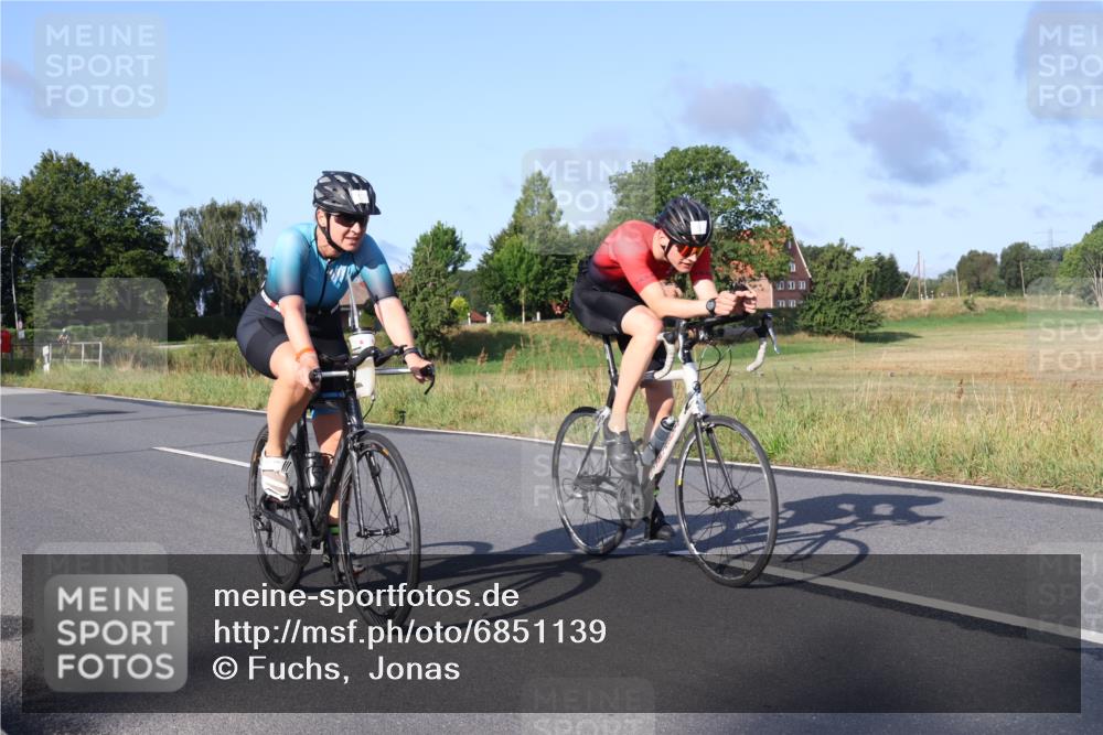 25.08.2024 - Elbe Triathlon Hamburg Fuchs,  Jonas http://msf.ph/oto/6851139 25.08.2024 09:14:32 Radfahren 90, 136, 403, 250 meine-sportfotos.de