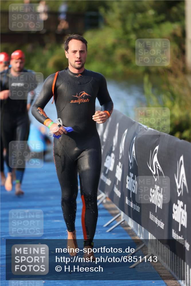 25.08.2024 - Elbe Triathlon Hamburg H.Heesch http://msf.ph/oto/6851143 25.08.2024 08:59:11 Schwimmen 202, 203, 204, 237, 261, 275, 285, 298, 310, 316, 322 meine-sportfotos.de