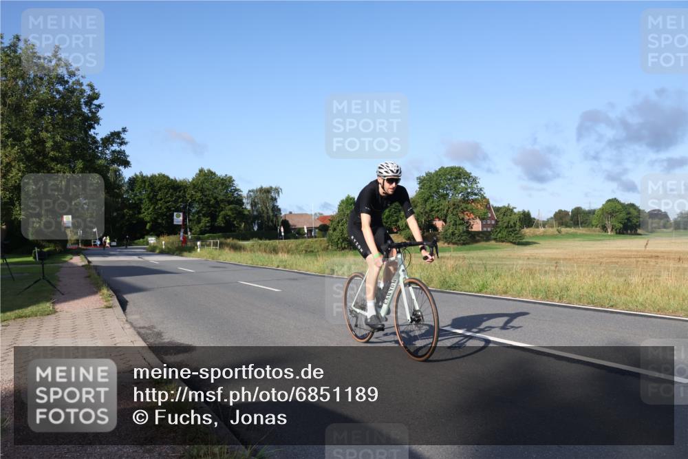 25.08.2024 - Elbe Triathlon Hamburg Fuchs,  Jonas http://msf.ph/oto/6851189 25.08.2024 09:14:36 Radfahren 90, 136, 403, 250, 147 meine-sportfotos.de
