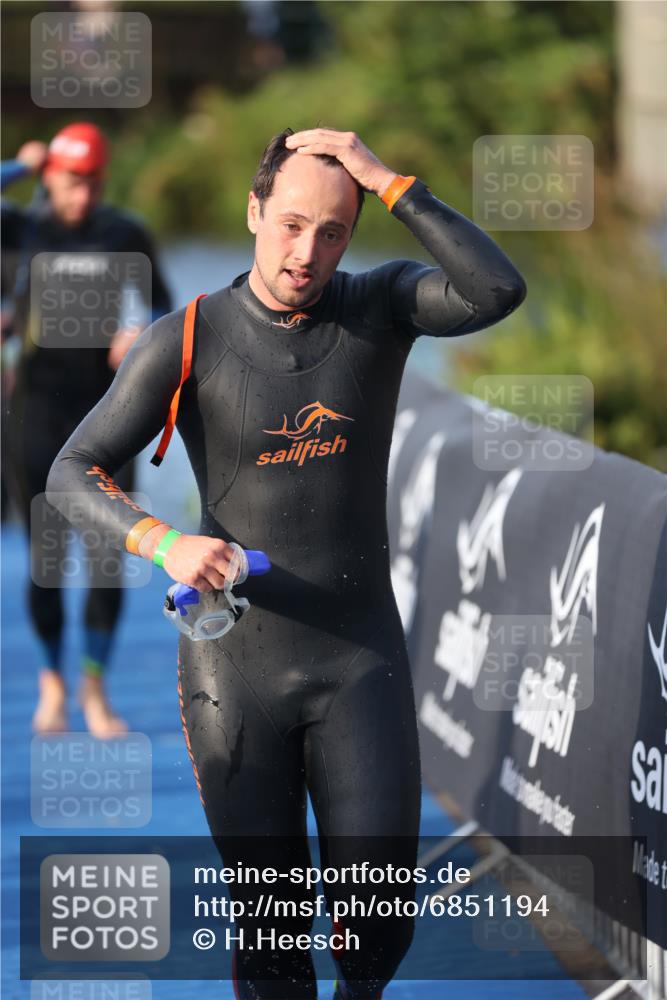 25.08.2024 - Elbe Triathlon Hamburg H.Heesch http://msf.ph/oto/6851194 25.08.2024 08:59:13 Schwimmen 202, 203, 204, 237, 261, 275, 285, 298, 310, 316, 322 meine-sportfotos.de