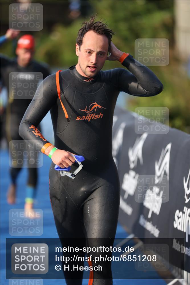 25.08.2024 - Elbe Triathlon Hamburg H.Heesch http://msf.ph/oto/6851208 25.08.2024 08:59:13 Schwimmen 202, 203, 204, 237, 261, 275, 285, 298, 310, 316, 322 meine-sportfotos.de