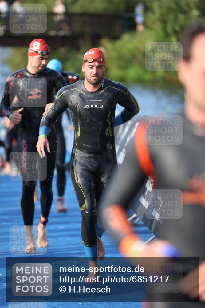 25.08.2024 - Elbe Triathlon Hamburg H.Heesch http://msf.ph/oto/6851217 25.08.2024 08:59:14 Schwimmen 202, 203, 204, 237, 261, 275, 285, 298, 310, 316, 322 meine-sportfotos.de