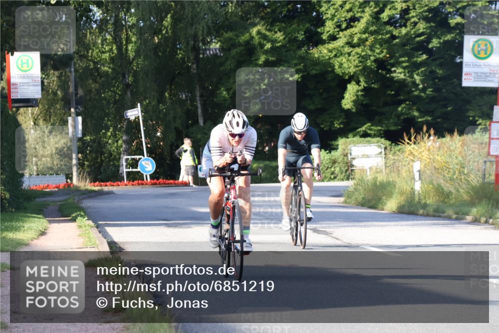 25.08.2024 - Elbe Triathlon Hamburg Fuchs,  Jonas http://msf.ph/oto/6851219 25.08.2024 09:14:40 Radfahren 250, 147, 219 meine-sportfotos.de