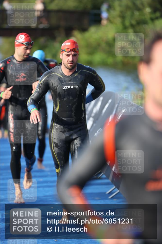 25.08.2024 - Elbe Triathlon Hamburg H.Heesch http://msf.ph/oto/6851231 25.08.2024 08:59:14 Schwimmen 202, 203, 204, 237, 261, 275, 285, 298, 310, 316, 322 meine-sportfotos.de