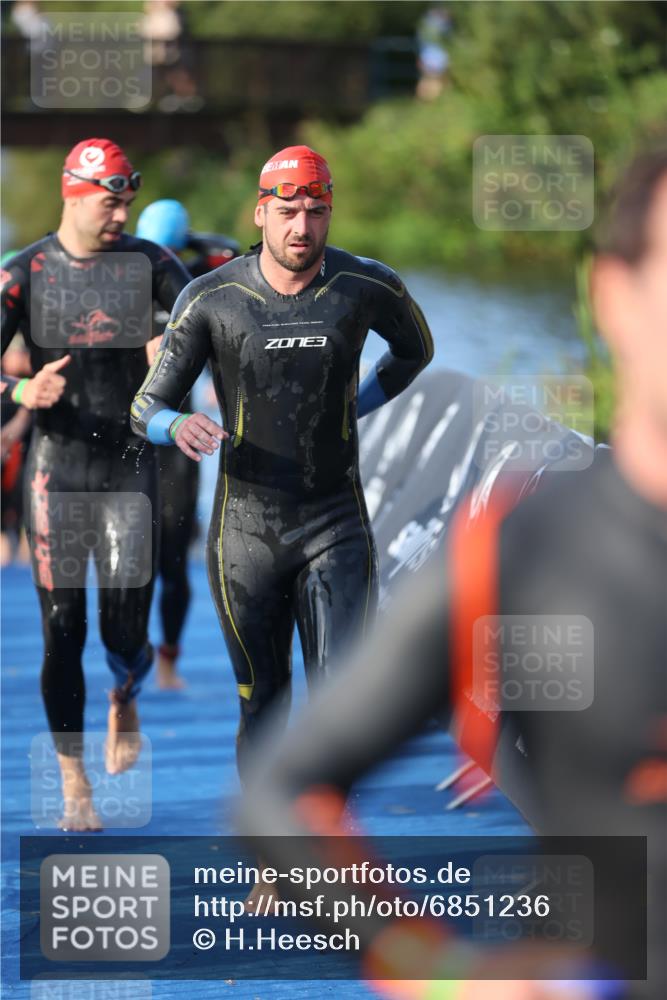 25.08.2024 - Elbe Triathlon Hamburg H.Heesch http://msf.ph/oto/6851236 25.08.2024 08:59:14 Schwimmen 202, 203, 204, 237, 261, 275, 285, 298, 310, 316, 322 meine-sportfotos.de