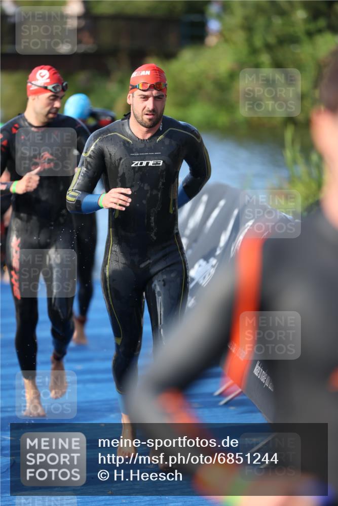 25.08.2024 - Elbe Triathlon Hamburg H.Heesch http://msf.ph/oto/6851244 25.08.2024 08:59:14 Schwimmen 202, 203, 204, 237, 261, 275, 285, 298, 310, 316, 322 meine-sportfotos.de