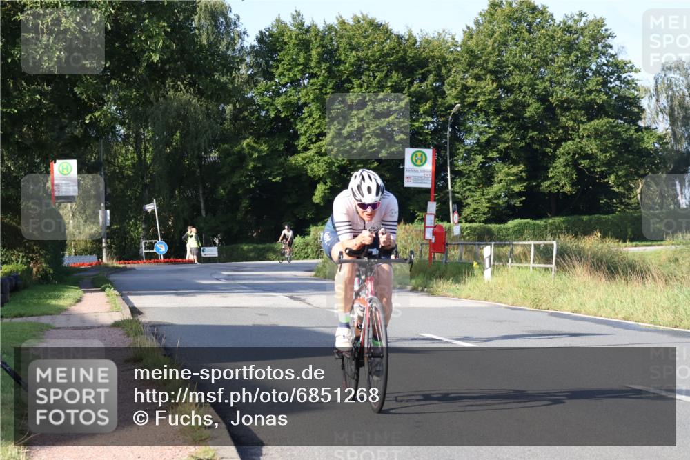 25.08.2024 - Elbe Triathlon Hamburg Fuchs,  Jonas http://msf.ph/oto/6851268 25.08.2024 09:14:42 Radfahren 147, 219 meine-sportfotos.de