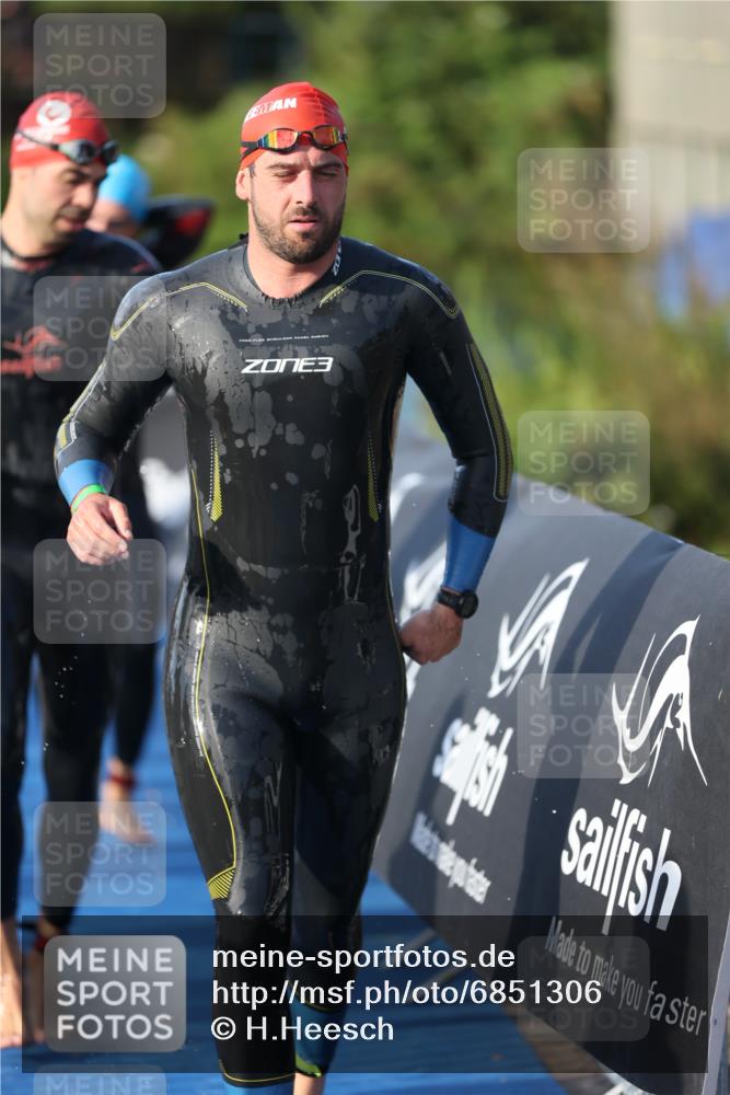 25.08.2024 - Elbe Triathlon Hamburg H.Heesch http://msf.ph/oto/6851306 25.08.2024 08:59:15 Schwimmen 202, 203, 204, 237, 261, 275, 278, 285, 298, 310, 316, 322 meine-sportfotos.de