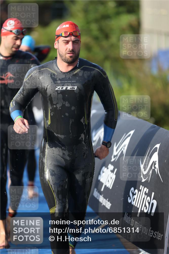 25.08.2024 - Elbe Triathlon Hamburg H.Heesch http://msf.ph/oto/6851314 25.08.2024 08:59:15 Schwimmen 202, 203, 204, 237, 261, 275, 278, 285, 298, 310, 316, 322 meine-sportfotos.de