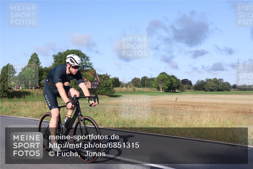 25.08.2024 - Elbe Triathlon Hamburg Fuchs,  Jonas http://msf.ph/oto/6851315 25.08.2024 09:14:43 Radfahren 147, 219 meine-sportfotos.de