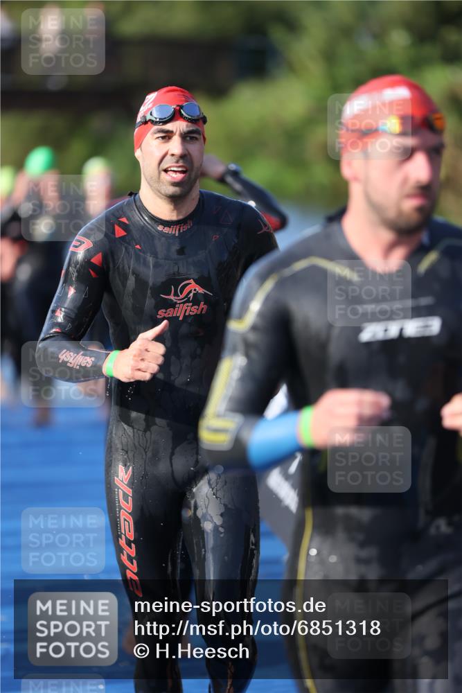 25.08.2024 - Elbe Triathlon Hamburg H.Heesch http://msf.ph/oto/6851318 25.08.2024 08:59:16 Schwimmen 202, 203, 204, 237, 261, 275, 278, 285, 298, 310, 316, 322 meine-sportfotos.de