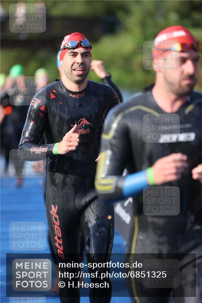 25.08.2024 - Elbe Triathlon Hamburg H.Heesch http://msf.ph/oto/6851325 25.08.2024 08:59:16 Schwimmen 202, 203, 204, 237, 261, 275, 278, 285, 298, 310, 316, 322 meine-sportfotos.de