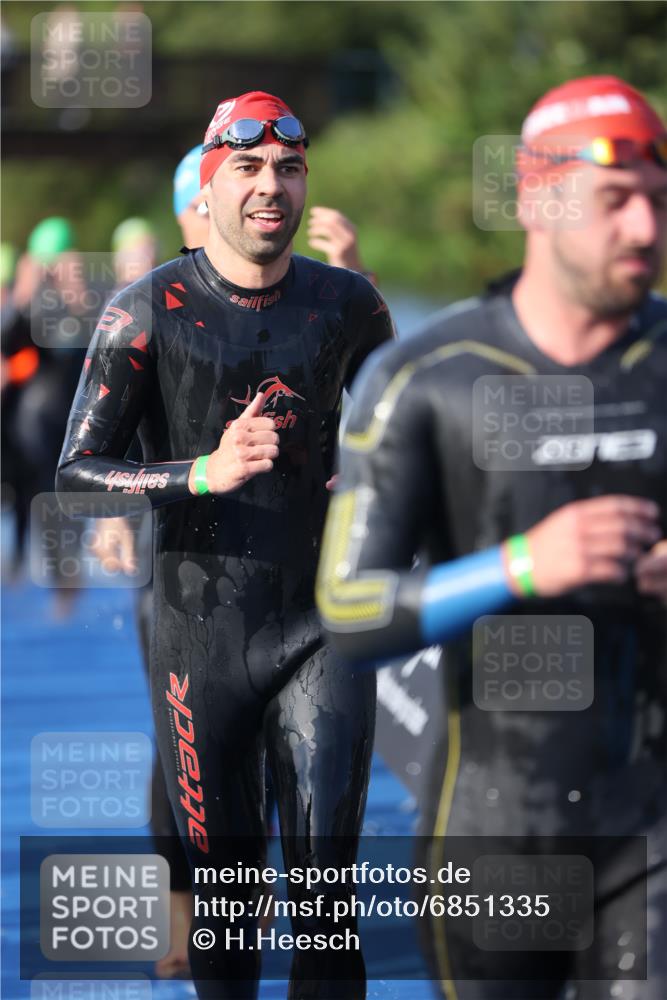 25.08.2024 - Elbe Triathlon Hamburg H.Heesch http://msf.ph/oto/6851335 25.08.2024 08:59:16 Schwimmen 202, 203, 204, 237, 261, 275, 278, 285, 298, 310, 316, 322 meine-sportfotos.de