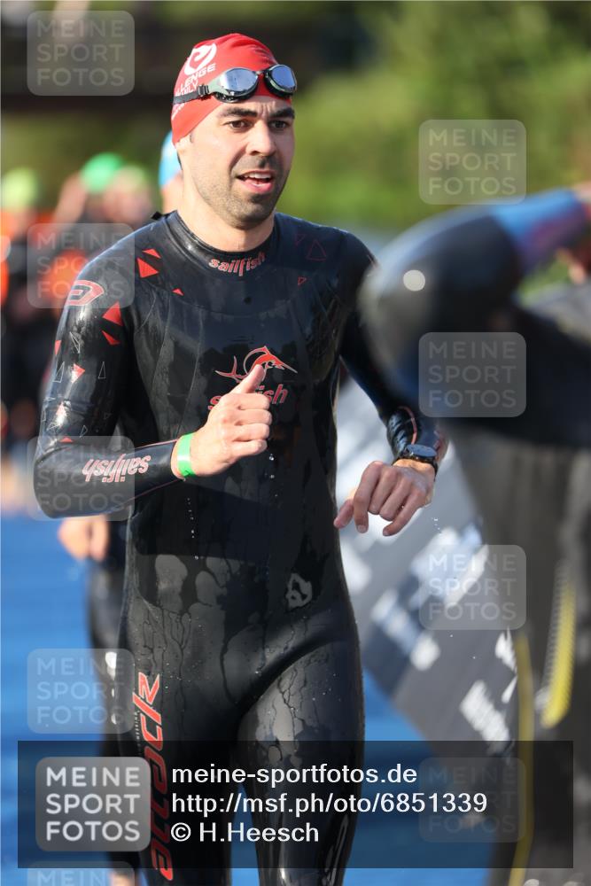 25.08.2024 - Elbe Triathlon Hamburg H.Heesch http://msf.ph/oto/6851339 25.08.2024 08:59:17 Schwimmen 202, 203, 204, 237, 261, 275, 278, 285, 298, 310, 316, 322 meine-sportfotos.de