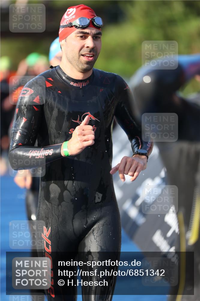25.08.2024 - Elbe Triathlon Hamburg H.Heesch http://msf.ph/oto/6851342 25.08.2024 08:59:17 Schwimmen 202, 203, 204, 237, 261, 275, 278, 285, 298, 310, 316, 322 meine-sportfotos.de