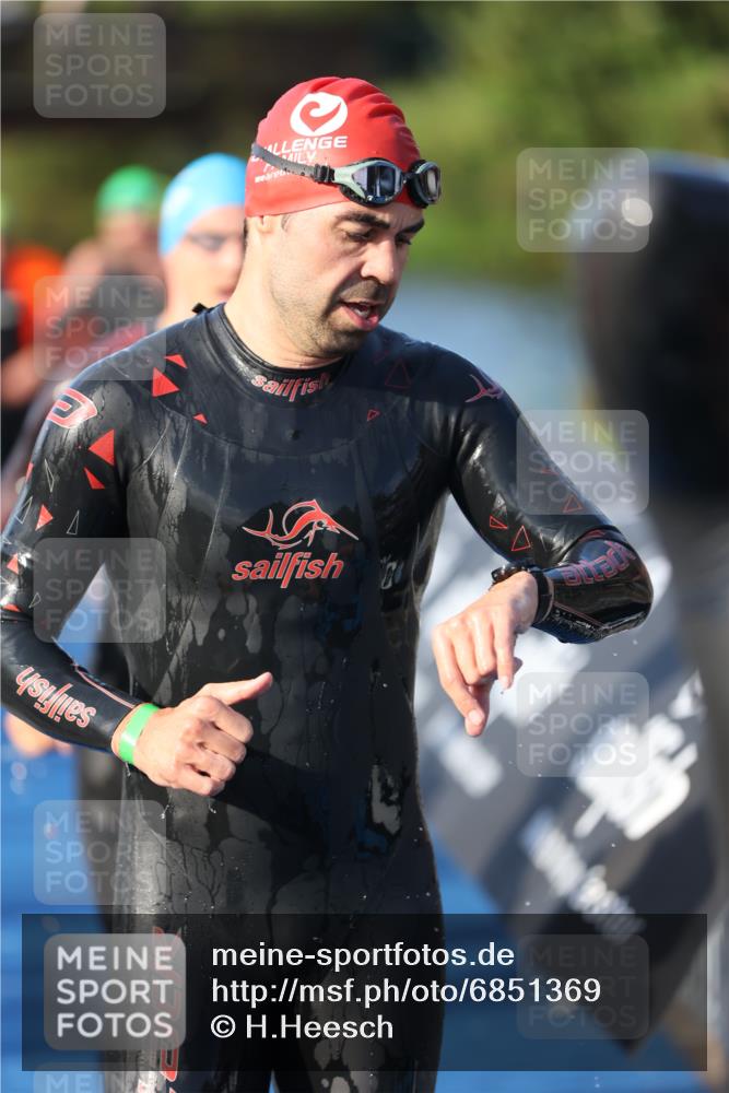 25.08.2024 - Elbe Triathlon Hamburg H.Heesch http://msf.ph/oto/6851369 25.08.2024 08:59:17 Schwimmen 202, 203, 204, 237, 261, 275, 278, 285, 298, 310, 316, 322 meine-sportfotos.de