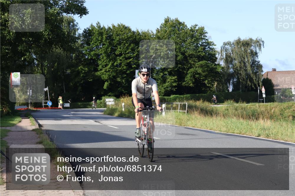 25.08.2024 - Elbe Triathlon Hamburg Fuchs,  Jonas http://msf.ph/oto/6851374 25.08.2024 09:14:50 Radfahren 206 meine-sportfotos.de