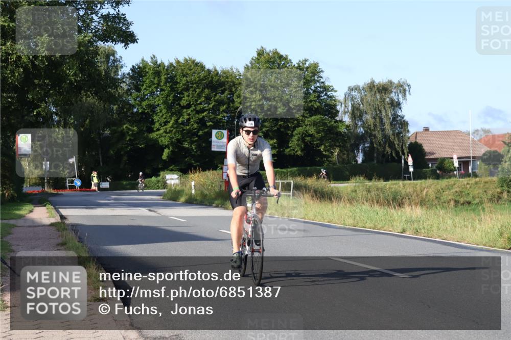 25.08.2024 - Elbe Triathlon Hamburg Fuchs,  Jonas http://msf.ph/oto/6851387 25.08.2024 09:14:50 Radfahren 206 meine-sportfotos.de