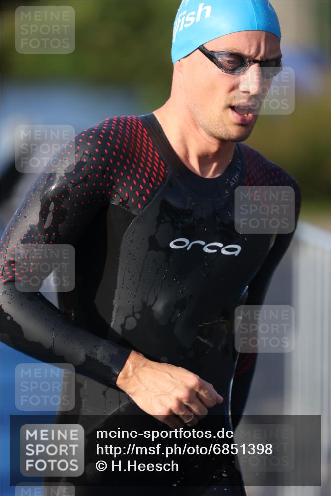 25.08.2024 - Elbe Triathlon Hamburg H.Heesch http://msf.ph/oto/6851398 25.08.2024 08:59:18 Schwimmen 202, 203, 204, 237, 261, 275, 278, 285, 298, 310, 316, 322 meine-sportfotos.de