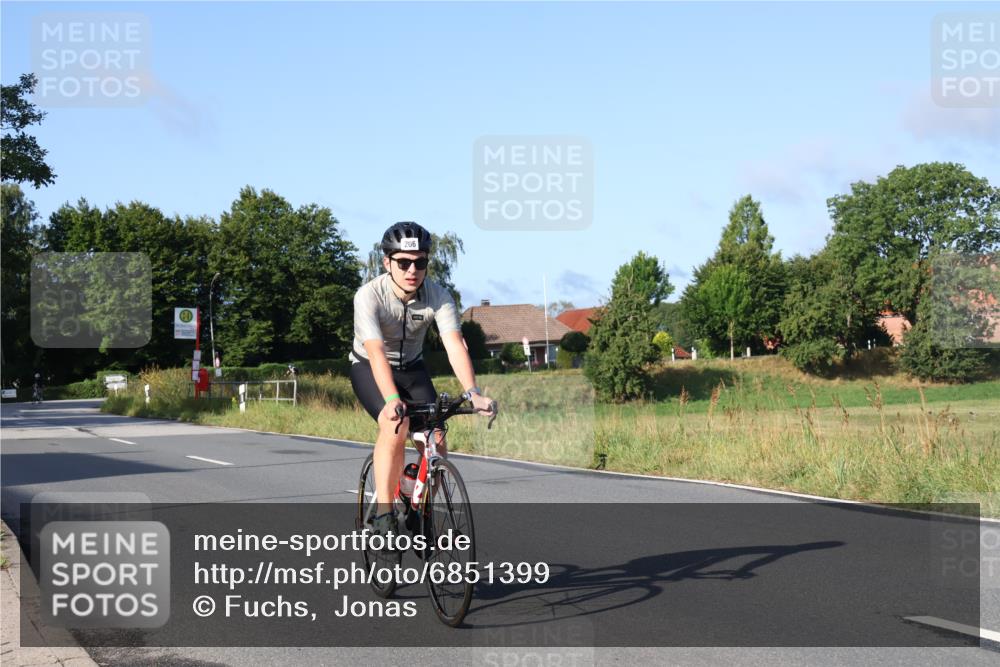 25.08.2024 - Elbe Triathlon Hamburg Fuchs,  Jonas http://msf.ph/oto/6851399 25.08.2024 09:14:51 Radfahren 206 meine-sportfotos.de