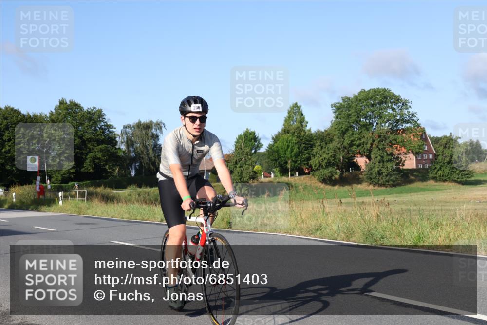 25.08.2024 - Elbe Triathlon Hamburg Fuchs,  Jonas http://msf.ph/oto/6851403 25.08.2024 09:14:51 Radfahren 206 meine-sportfotos.de