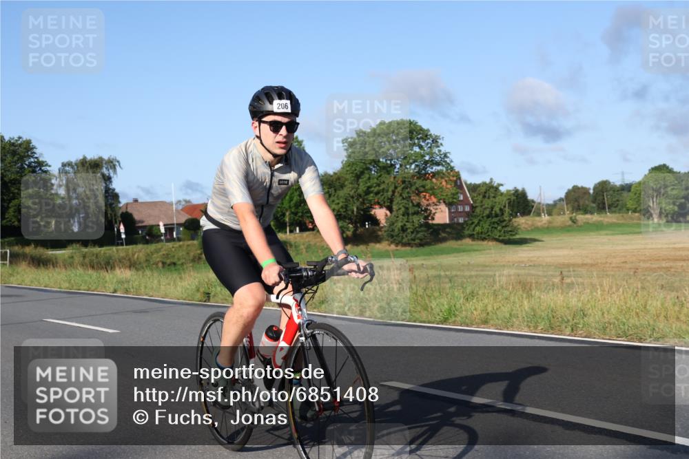 25.08.2024 - Elbe Triathlon Hamburg Fuchs,  Jonas http://msf.ph/oto/6851408 25.08.2024 09:14:51 Radfahren 206 meine-sportfotos.de