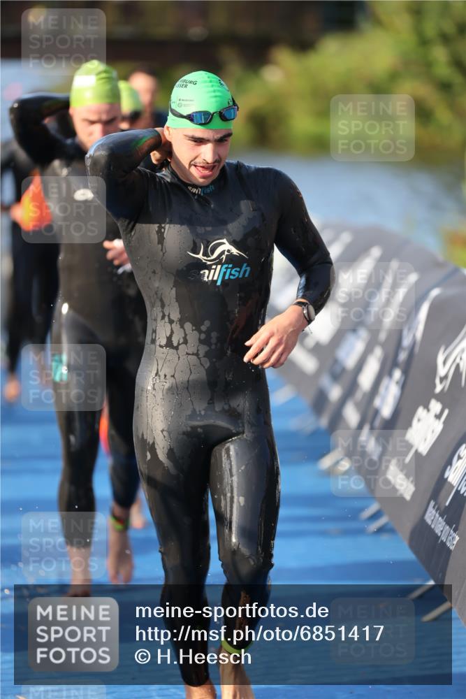 25.08.2024 - Elbe Triathlon Hamburg H.Heesch http://msf.ph/oto/6851417 25.08.2024 08:59:21 Schwimmen 202, 204, 237, 261, 274, 275, 278, 285, 298, 310, 316, 322 meine-sportfotos.de
