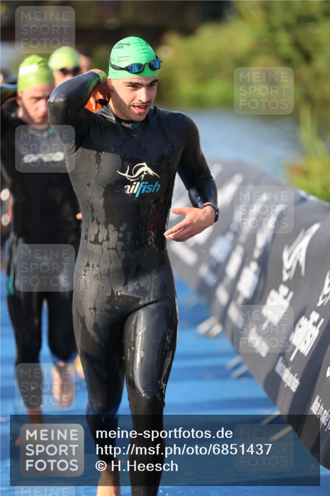 25.08.2024 - Elbe Triathlon Hamburg H.Heesch http://msf.ph/oto/6851437 25.08.2024 08:59:21 Schwimmen 202, 204, 237, 261, 274, 275, 278, 285, 298, 310, 316, 322 meine-sportfotos.de