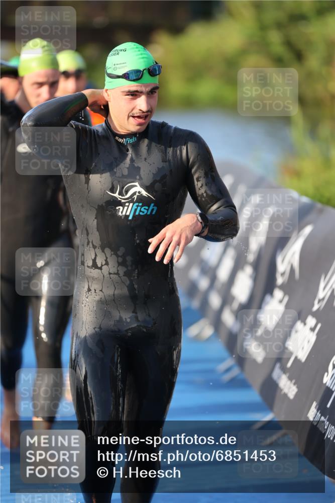 25.08.2024 - Elbe Triathlon Hamburg H.Heesch http://msf.ph/oto/6851453 25.08.2024 08:59:21 Schwimmen 202, 204, 237, 261, 274, 275, 278, 285, 298, 310, 316, 322 meine-sportfotos.de