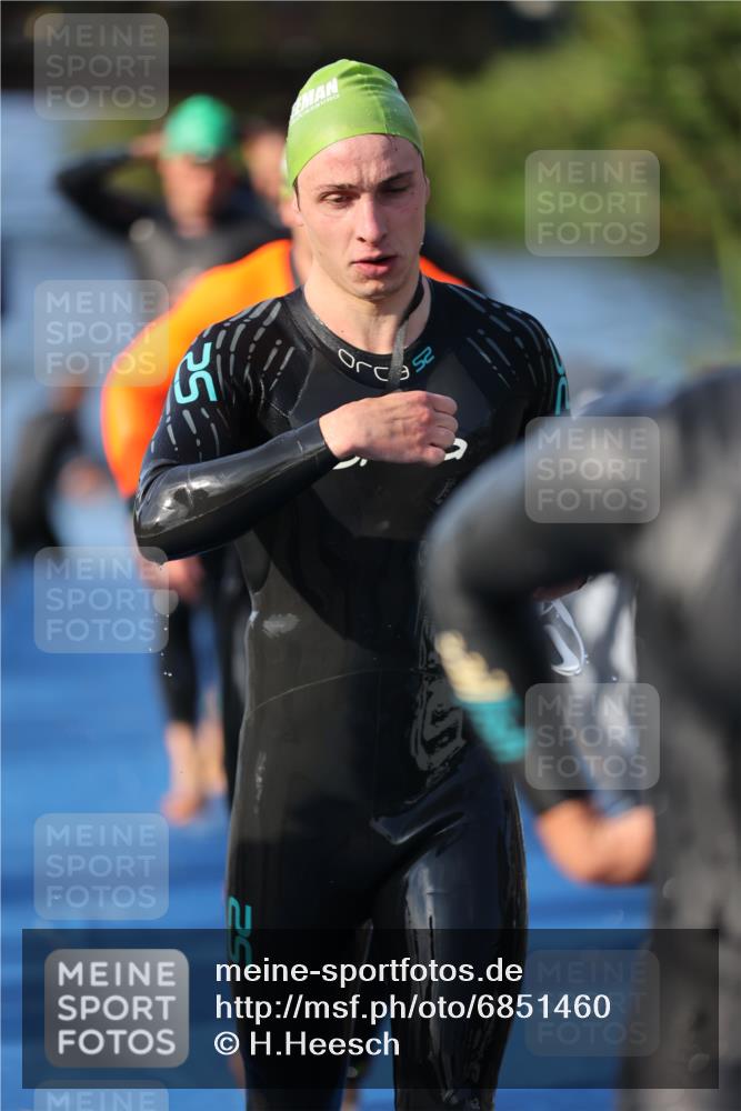 25.08.2024 - Elbe Triathlon Hamburg H.Heesch http://msf.ph/oto/6851460 25.08.2024 08:59:22 Schwimmen 202, 204, 237, 261, 274, 275, 278, 285, 298, 310, 316, 322 meine-sportfotos.de
