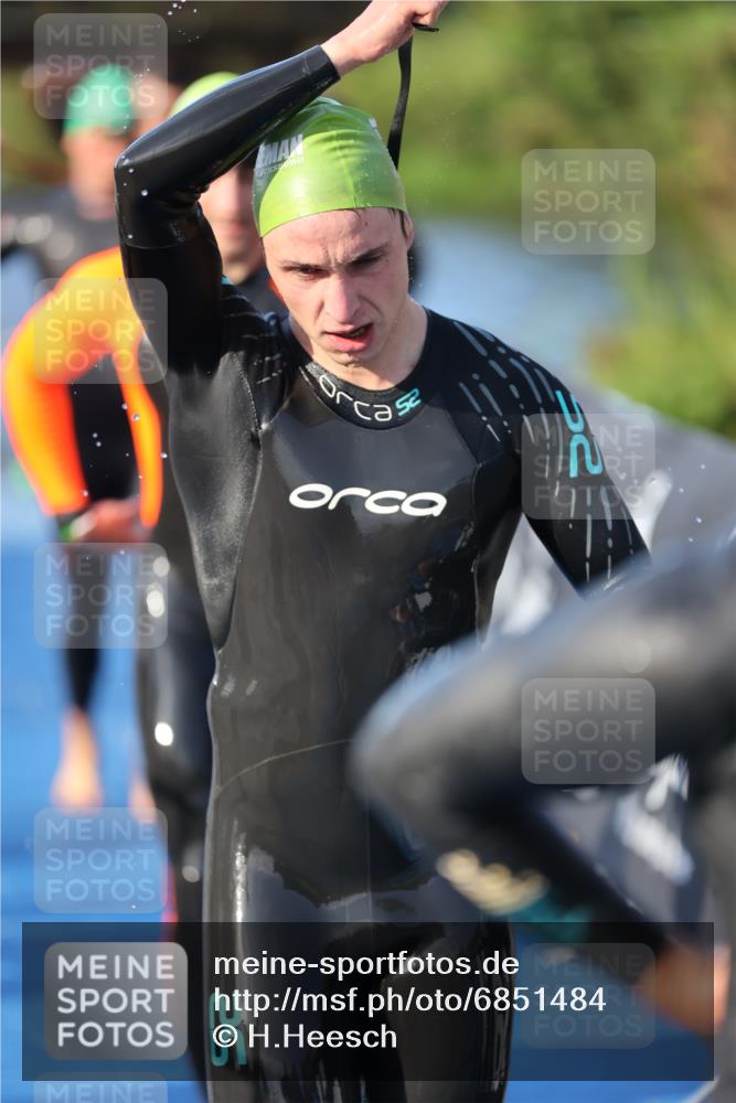 25.08.2024 - Elbe Triathlon Hamburg H.Heesch http://msf.ph/oto/6851484 25.08.2024 08:59:23 Schwimmen 202, 204, 237, 261, 274, 275, 278, 285, 298, 310, 316, 322 meine-sportfotos.de