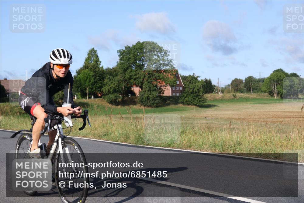 25.08.2024 - Elbe Triathlon Hamburg Fuchs,  Jonas http://msf.ph/oto/6851485 25.08.2024 09:15:00 Radfahren 63, 125, 170, 85 meine-sportfotos.de