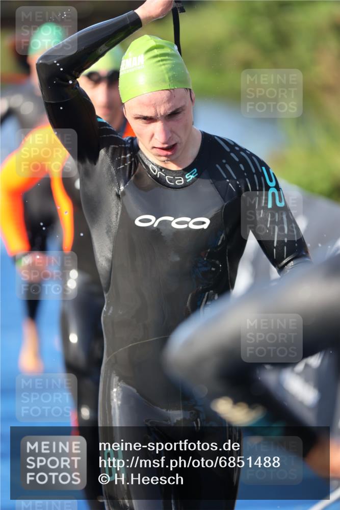 25.08.2024 - Elbe Triathlon Hamburg H.Heesch http://msf.ph/oto/6851488 25.08.2024 08:59:23 Schwimmen 202, 204, 237, 261, 274, 275, 278, 285, 298, 310, 316, 322 meine-sportfotos.de