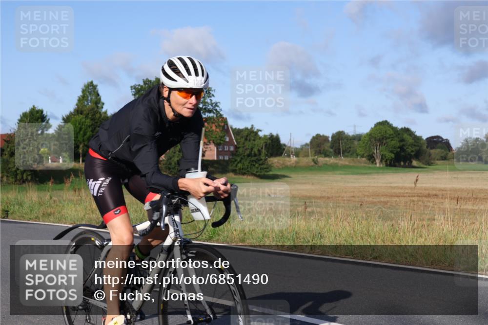 25.08.2024 - Elbe Triathlon Hamburg Fuchs,  Jonas http://msf.ph/oto/6851490 25.08.2024 09:15:00 Radfahren 63, 125, 170, 85 meine-sportfotos.de