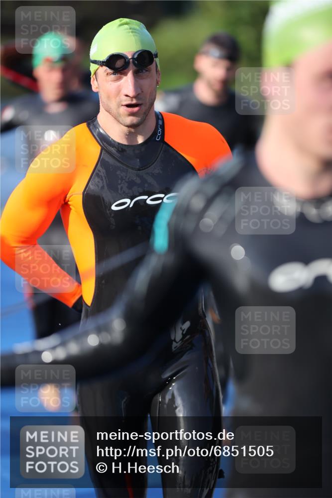 25.08.2024 - Elbe Triathlon Hamburg H.Heesch http://msf.ph/oto/6851505 25.08.2024 08:59:23 Schwimmen 202, 204, 237, 261, 274, 275, 278, 285, 298, 310, 316, 322 meine-sportfotos.de
