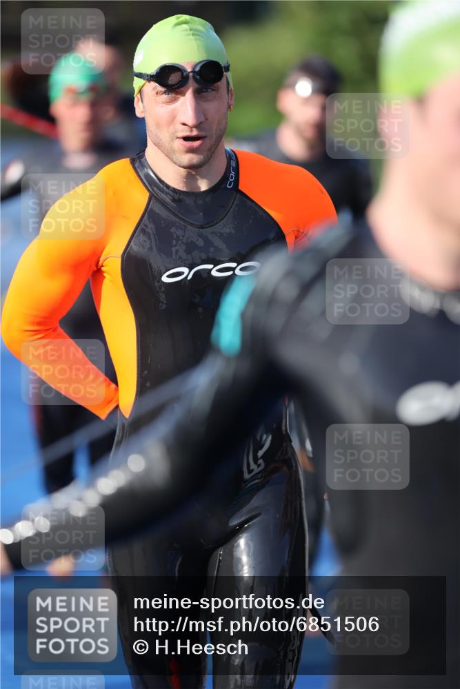 25.08.2024 - Elbe Triathlon Hamburg H.Heesch http://msf.ph/oto/6851506 25.08.2024 08:59:24 Schwimmen 202, 204, 237, 261, 274, 275, 278, 285, 298, 310, 316, 322 meine-sportfotos.de