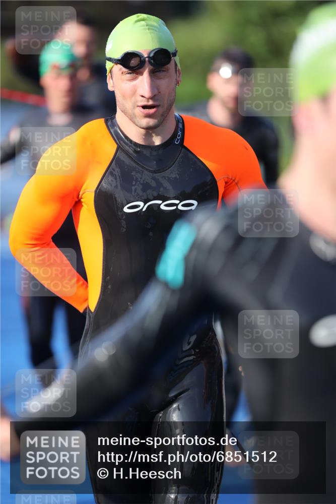 25.08.2024 - Elbe Triathlon Hamburg H.Heesch http://msf.ph/oto/6851512 25.08.2024 08:59:24 Schwimmen 202, 204, 237, 261, 274, 275, 278, 285, 298, 310, 316, 322 meine-sportfotos.de