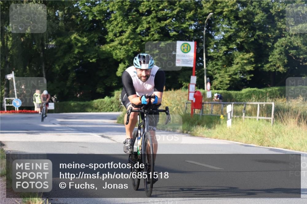 25.08.2024 - Elbe Triathlon Hamburg Fuchs,  Jonas http://msf.ph/oto/6851518 25.08.2024 09:15:01 Radfahren 63, 125, 170, 85 meine-sportfotos.de