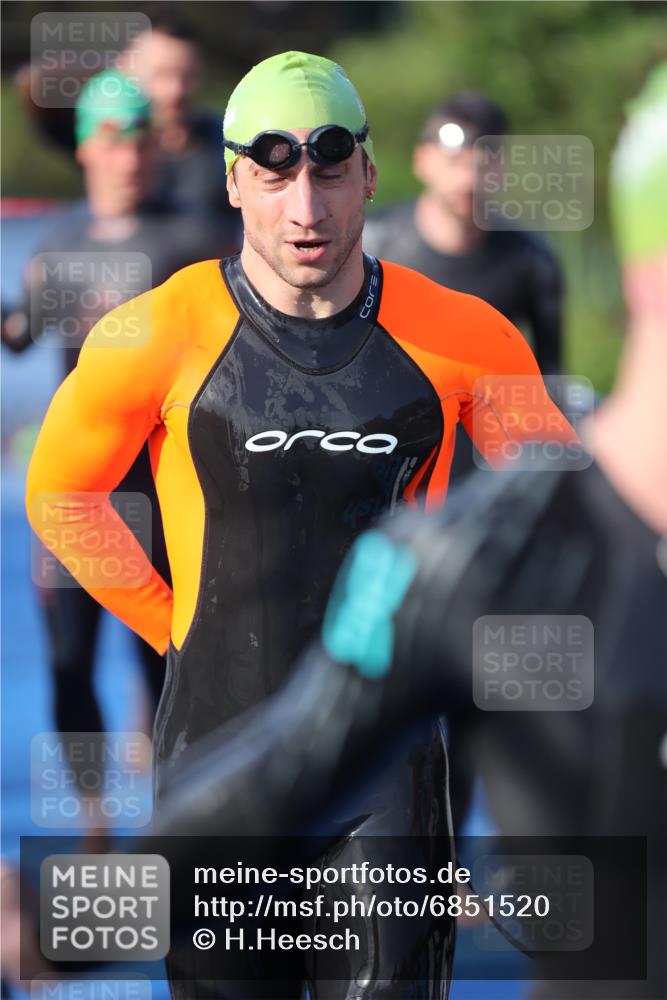 25.08.2024 - Elbe Triathlon Hamburg H.Heesch http://msf.ph/oto/6851520 25.08.2024 08:59:24 Schwimmen 202, 204, 237, 261, 274, 275, 278, 285, 298, 310, 316, 322 meine-sportfotos.de