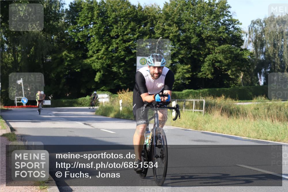 25.08.2024 - Elbe Triathlon Hamburg Fuchs,  Jonas http://msf.ph/oto/6851534 25.08.2024 09:15:02 Radfahren 63, 125, 170, 85, 207 meine-sportfotos.de
